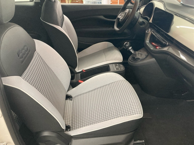 Bild 13: Fiat 500 Hybrid Hatchback