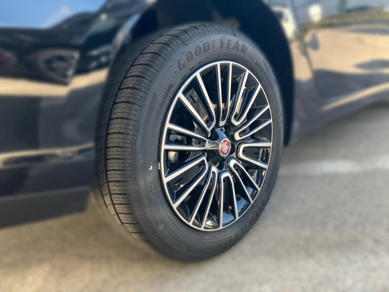 Bild 4: Fiat Tipo Limousine 1,6 Turbo 130