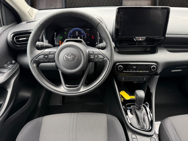 Bild 6: Toyota Yaris- 1,5 l Hybrid Teamplayer