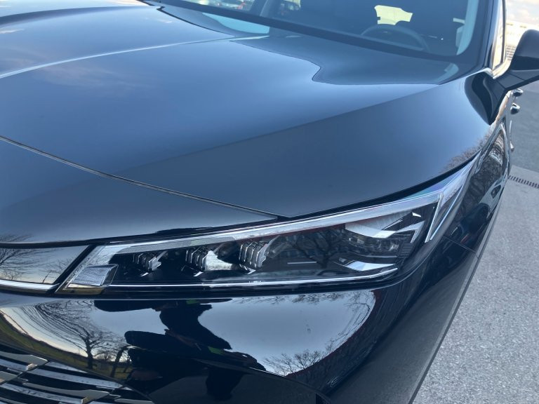 Bild 3: MG HS HEV Luxury Lenkradhzg. 25.5