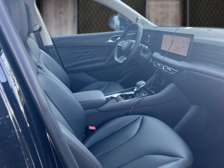 Bild 11: MG HS HEV Luxury Lenkradhzg. 25.5