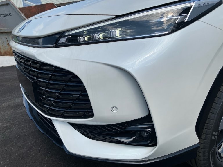 Bild 7: MG HS HEV Luxury Lenkradhzg. 25.5 Österreich Paket