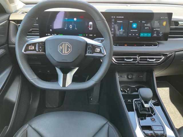 Bild 11: MG HS HEV Luxury Lenkradhzg. 25.5 Österreich Paket