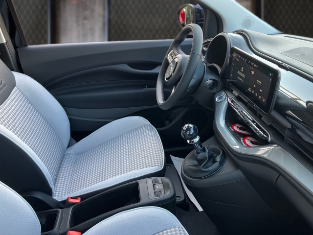 Bild 5: Fiat 500 Hybrid Hatchback