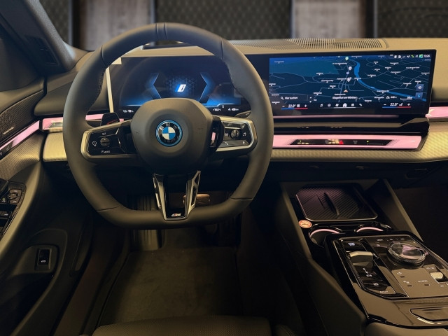 Bild 6: BMW i5 xDrive40 Touring