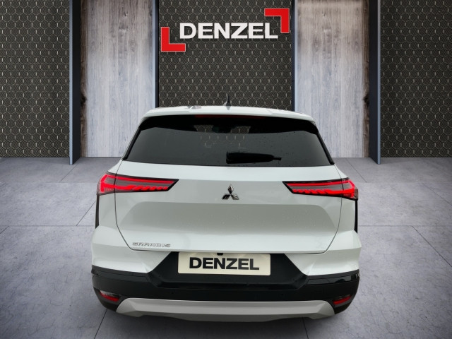Bild 9: Mitsubishi Grandis 1,8 HEV Intense S+C+T 26