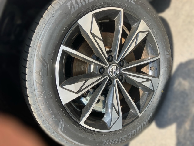 Bild 4: MG HS PHEV+ Luxury Lenkradhzg. 25.5