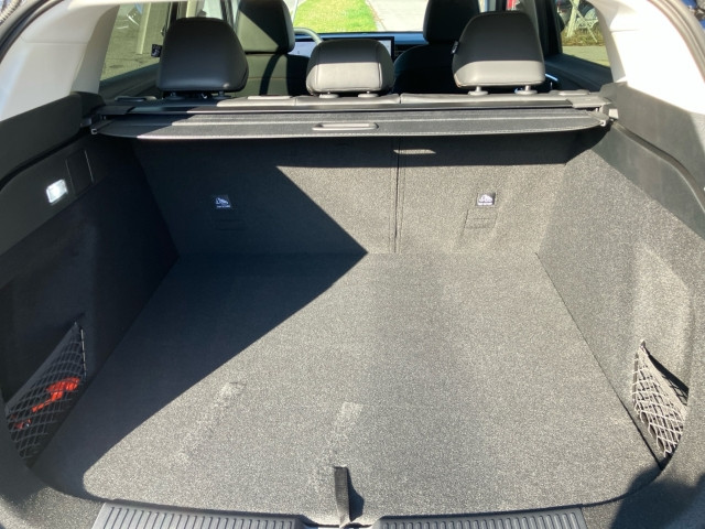 Bild 9: MG HS HEV Luxury Lenkradhzg. 25.5