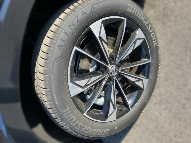 Bild 4: MG HS HEV Luxury Lenkradhzg. 25.5