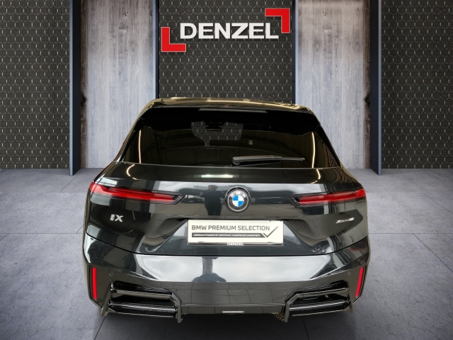 Bild 10: BMW PKW i-Serie iX xDrive45