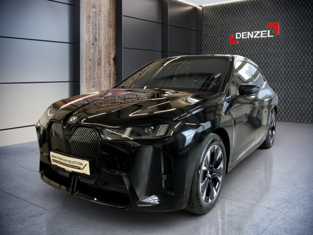 Bild 1: BMW PKW i-Serie iX xDrive45