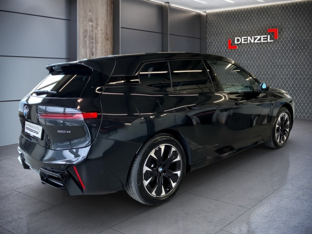 Bild 3: BMW PKW i-Serie iX xDrive45