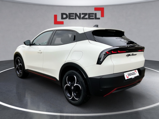 Bild 2: Alfa Junior Ibrida Speciale 1.2 136PS MHEV FWD