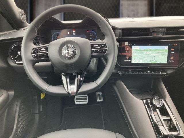 Bild 5: Alfa Junior Ibrida Speciale 1.2 136PS MHEV FWD