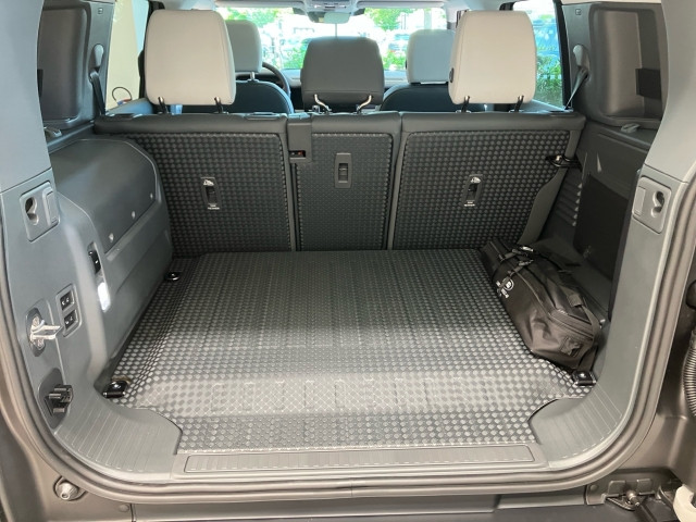 Bild 10: Land Rover Defender 110 P300e X-Dynamic SE