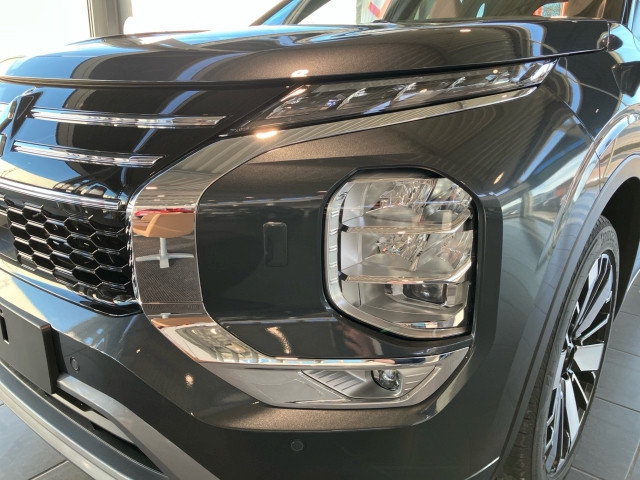 Bild 8: Mitsubishi Outlander PHEV 2,4 4WD Diamond Luxury 2-tone Led.