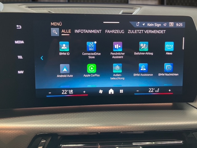 Bild 7: BMW iX2 eDrive 20 U10