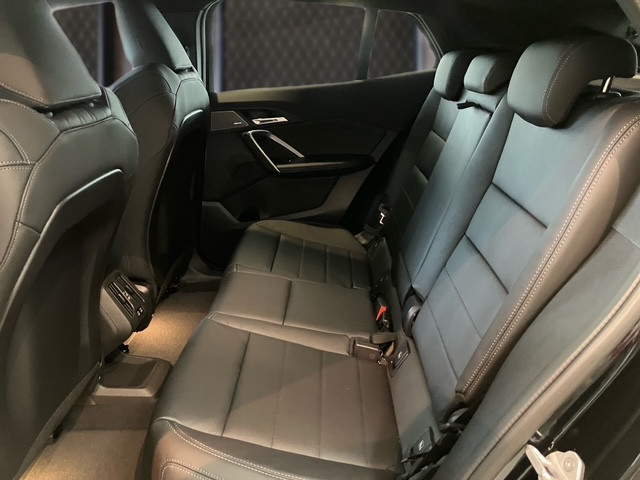 Bild 8: BMW iX2 eDrive 20 U10