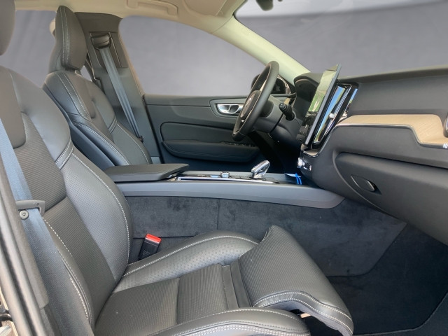 Bild 8: VOLVO PKW XC60 Plus, T6 eAWD Plug-in Hybrid, Elektrisch/Benzin, Dark