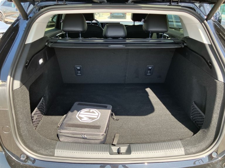 Bild 9: MG HS PHEV+ Luxury 25.5 Österreich Paket EV/PHEV