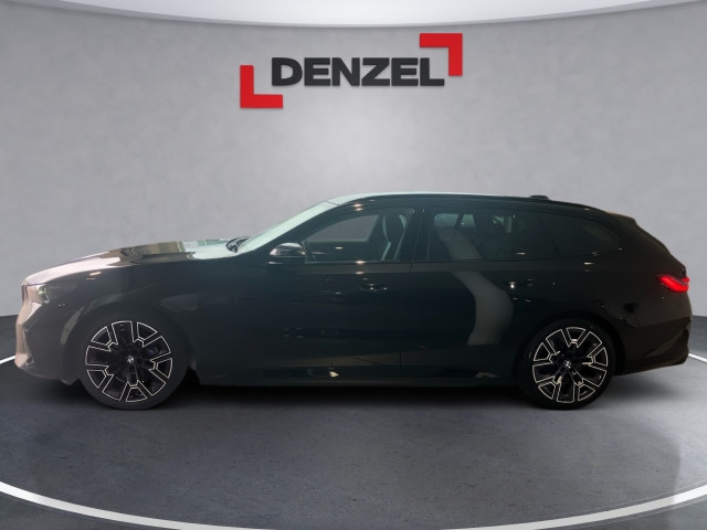 Bild 1: BMW i5 eDrive40 Touring