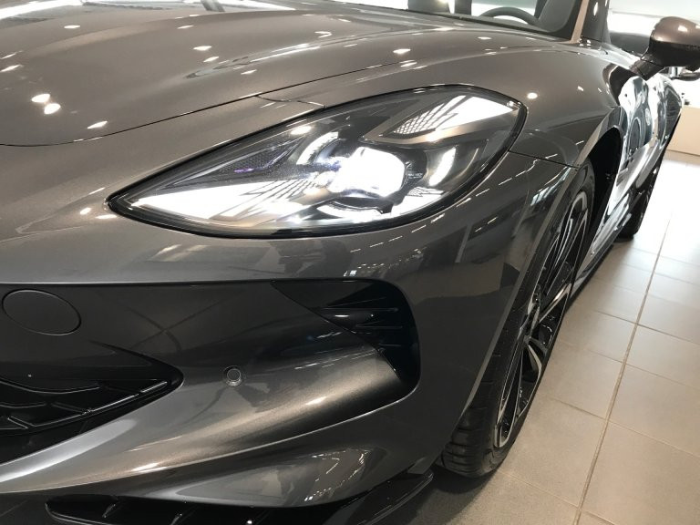 Bild 10: MG Cyberster GT ALC Grau/Schwarz + Rotes Dach Österreich Paket 