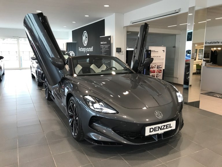 Bild 6: MG Cyberster GT ALC Grau/Schwarz + Rotes Dach Österreich Paket 