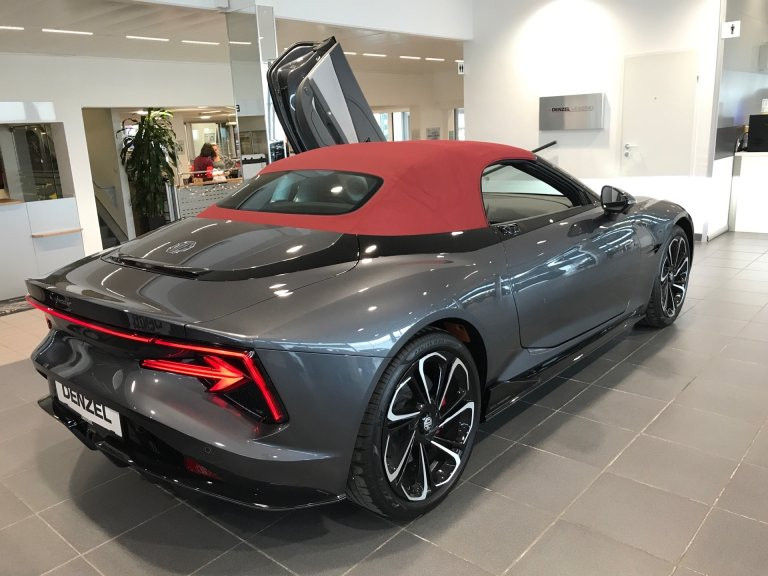 Bild 7: MG Cyberster GT ALC Grau/Schwarz + Rotes Dach Österreich Paket 