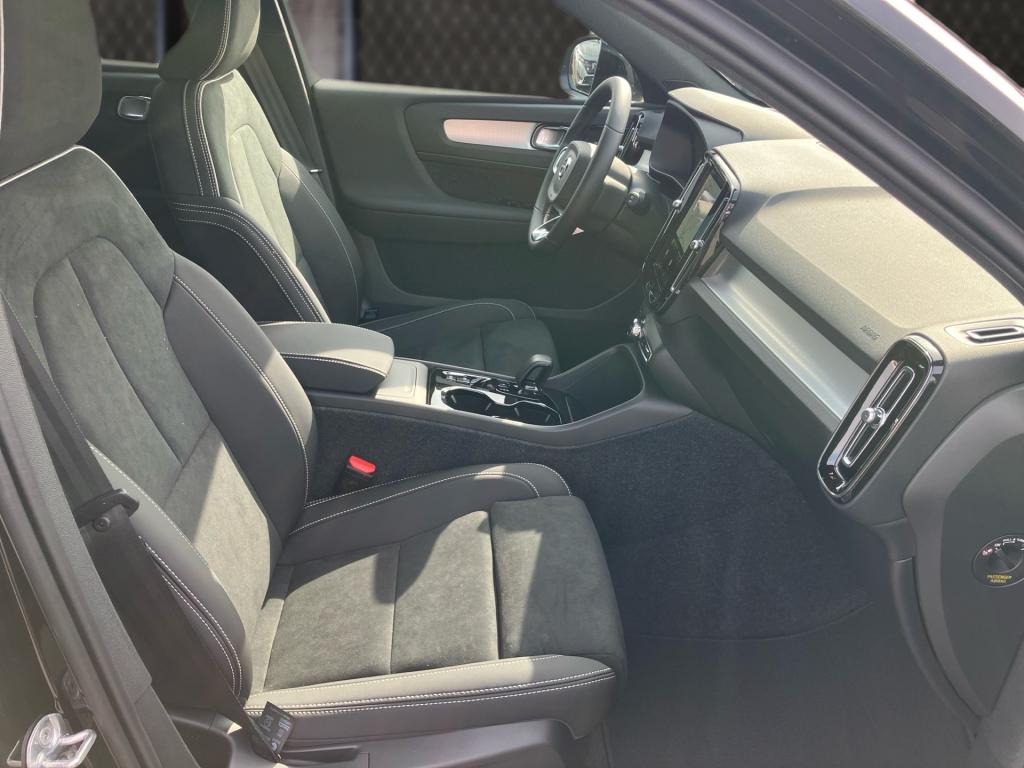 Bild 10: VOLVO PKW XC40 Plus, B3 Mild Hybrid, Benzin, Dark