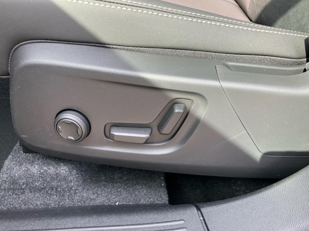 Bild 14: VOLVO PKW XC40 Plus, B3 Mild Hybrid, Benzin, Dark