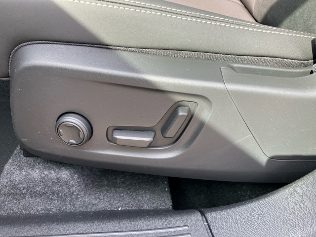 Bild 14: VOLVO PKW XC40 Plus, B3 Mild Hybrid, Benzin, Dark