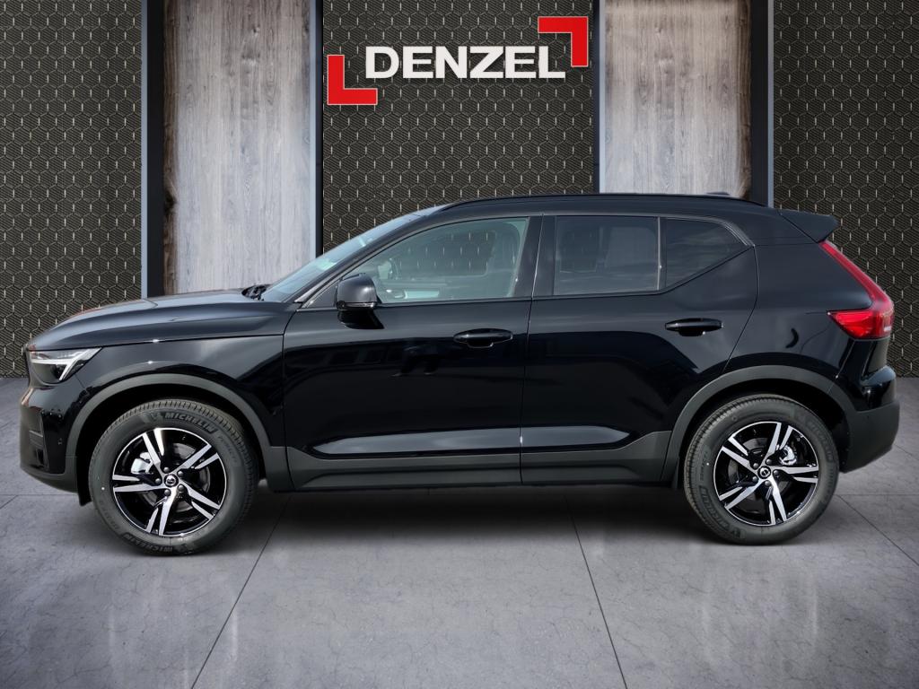 Bild 1: VOLVO PKW XC40 Plus, B3 Mild Hybrid, Benzin, Dark
