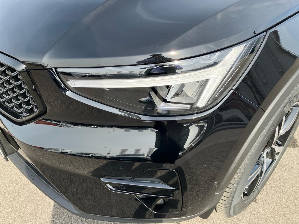 Bild 6: VOLVO PKW XC40 Plus, B3 Mild Hybrid, Benzin, Dark