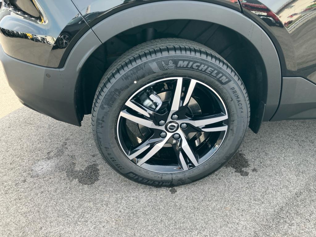 Bild 7: VOLVO PKW XC40 Plus, B3 Mild Hybrid, Benzin, Dark