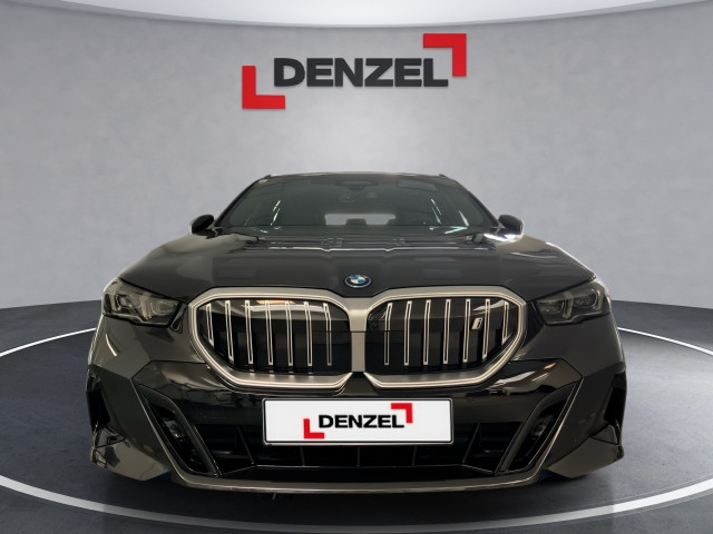 Bild 2: BMW i5 xDrive40 Touring