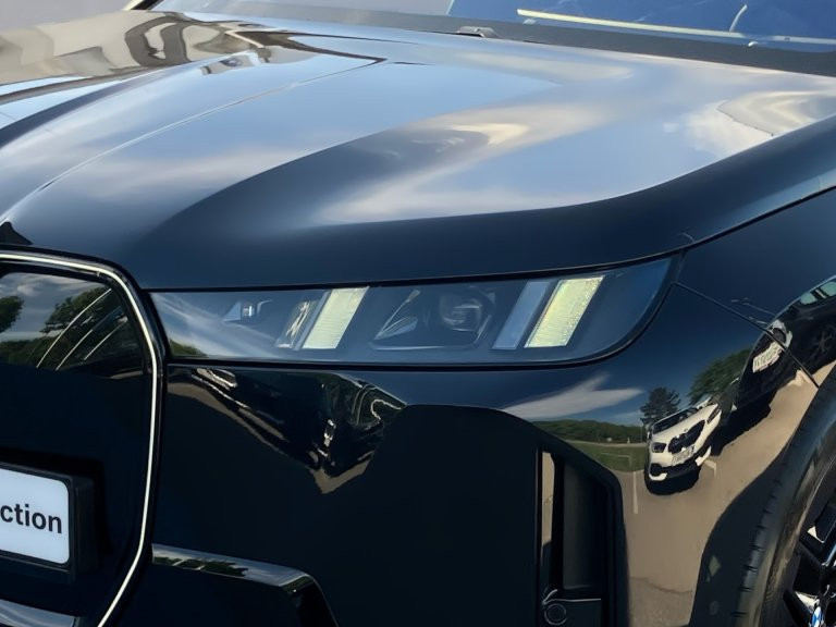 Bild 3: BMW PKW i-Serie iX xDrive45 I20