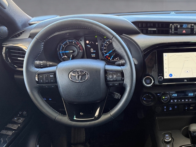 Bild 9: Toyota Hilux 2,8 l AT Double Cab Invincible