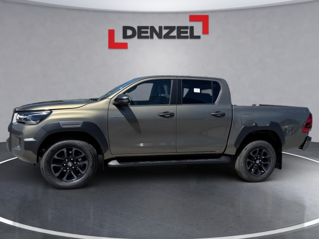 Bild 1: Toyota Hilux 2,8 l AT Double Cab Invincible