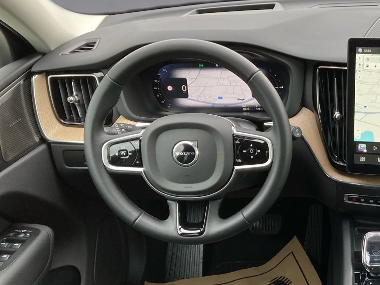 Bild 9: VOLVO PKW XC60 Plus, T6 eAWD Plug-in Hybrid, Elektrisch/Benzin, Bright