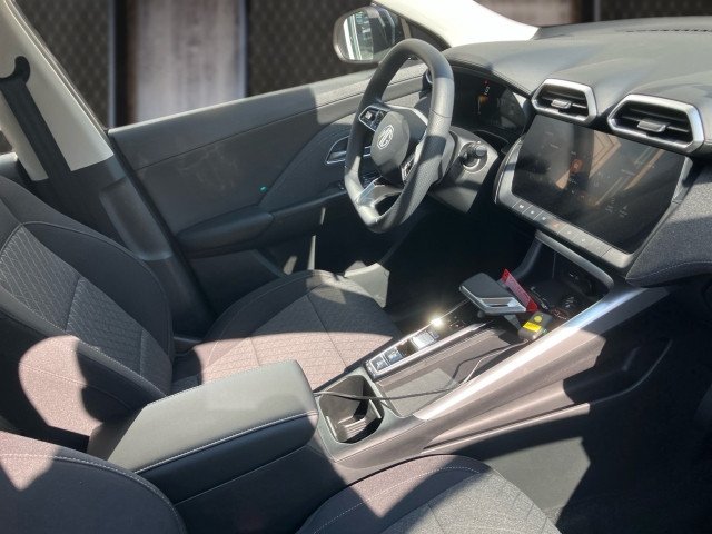 Bild 5: MG ZS HEV Select Heizpaket/25.5