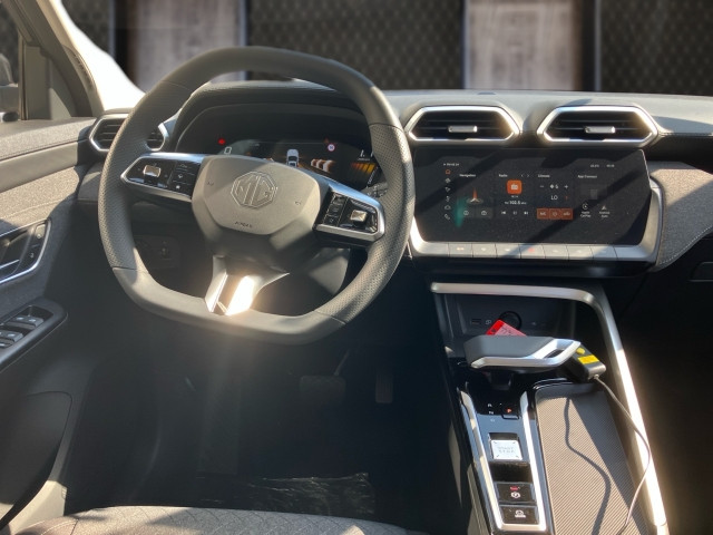 Bild 6: MG ZS HEV Select Heizpaket/25.5