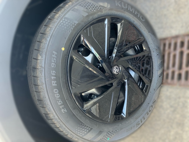 Bild 4: MG ZS HEV Select Heizpaket/25.5