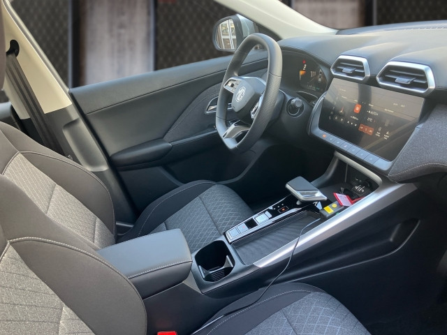 Bild 5: MG ZS HEV Select Heizpaket/25.5