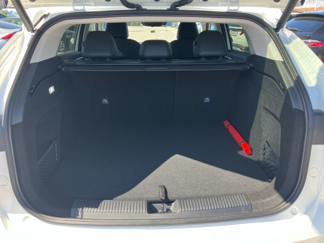 Bild 12: MG HS HEV Luxury Lenkradhzg. 25.5