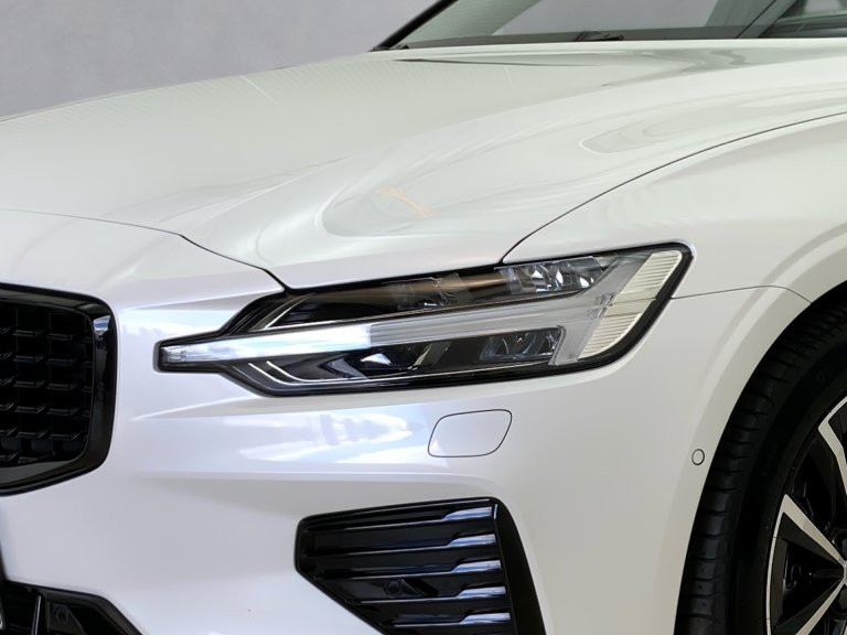 Bild 6: VOLVO PKW V60 Plus, T6 eAWD Plug-in Hybrid, Elektrisch/Benzin, Dark