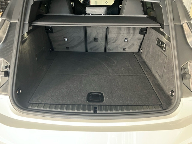 Bild 12: BMW PKW i-Serie iX xDrive45