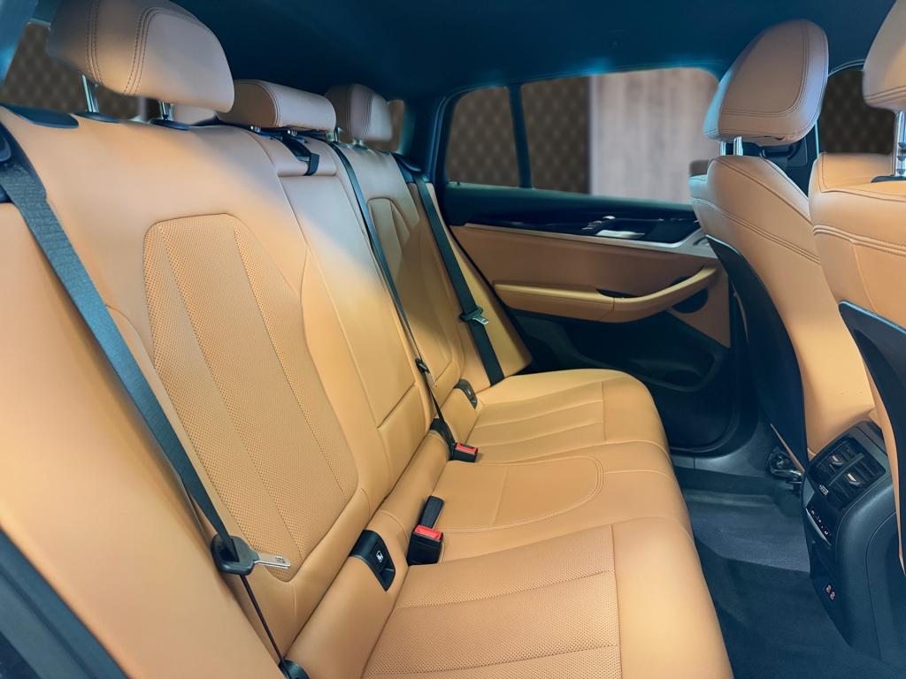 Bild 11: BMW X4 xDrive 20d 48 V A