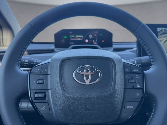 Bild 5: Toyota C-HR+ 2WD Teamplayer