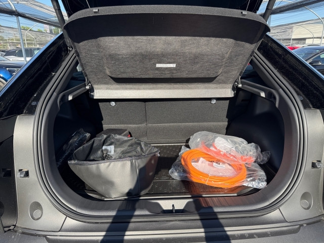 Bild 8: Toyota C-HR+ 2WD Teamplayer