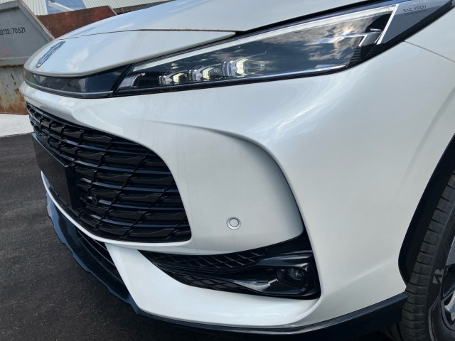 Bild 7: MG HS HEV Luxury Lenkradhzg. 25.5